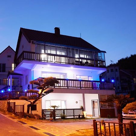 Herkules Namhae German Village Eksteriør billede