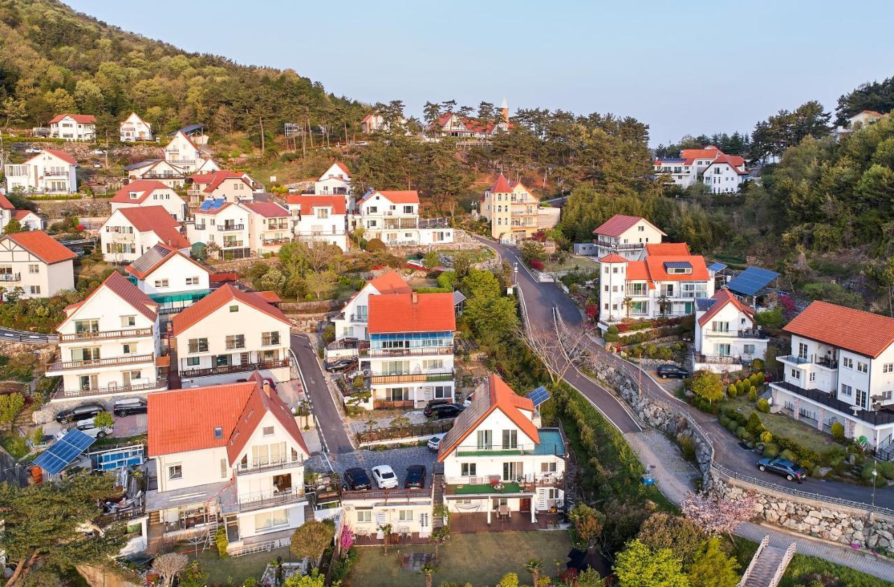 Herkules Namhae German Village Eksteriør billede