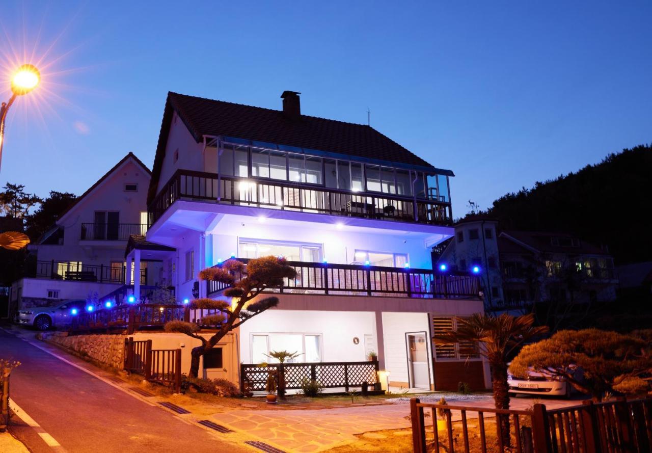 Herkules Namhae German Village Eksteriør billede