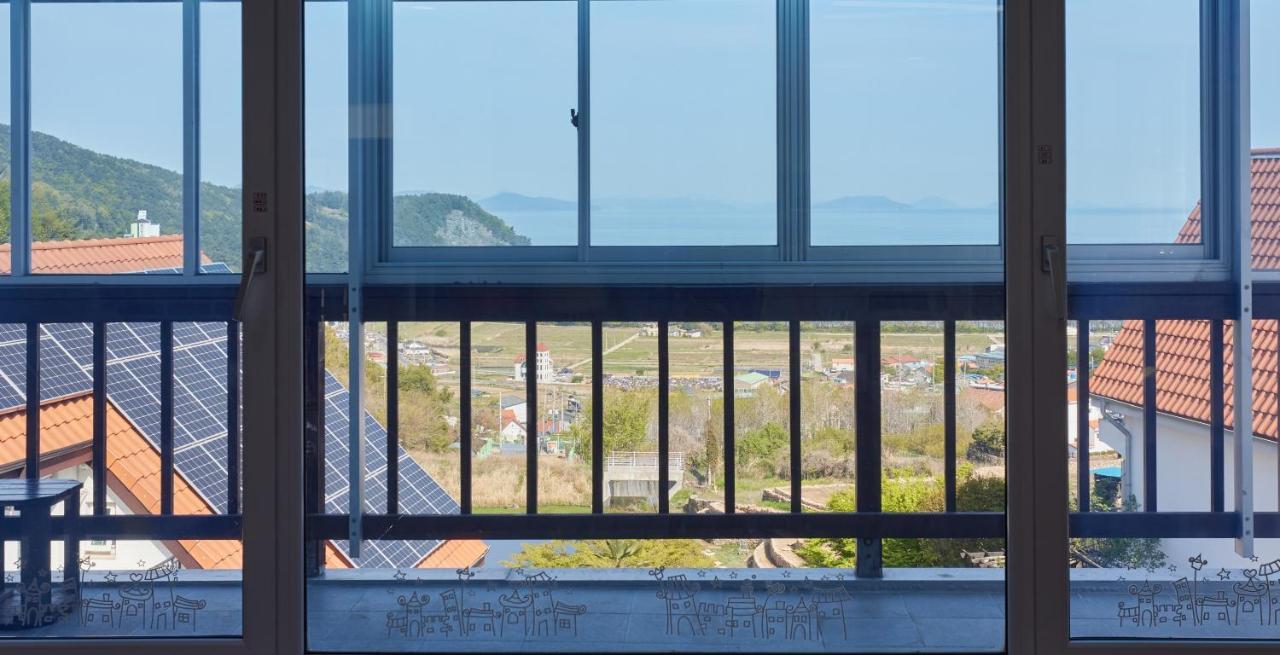 Herkules Namhae German Village Eksteriør billede