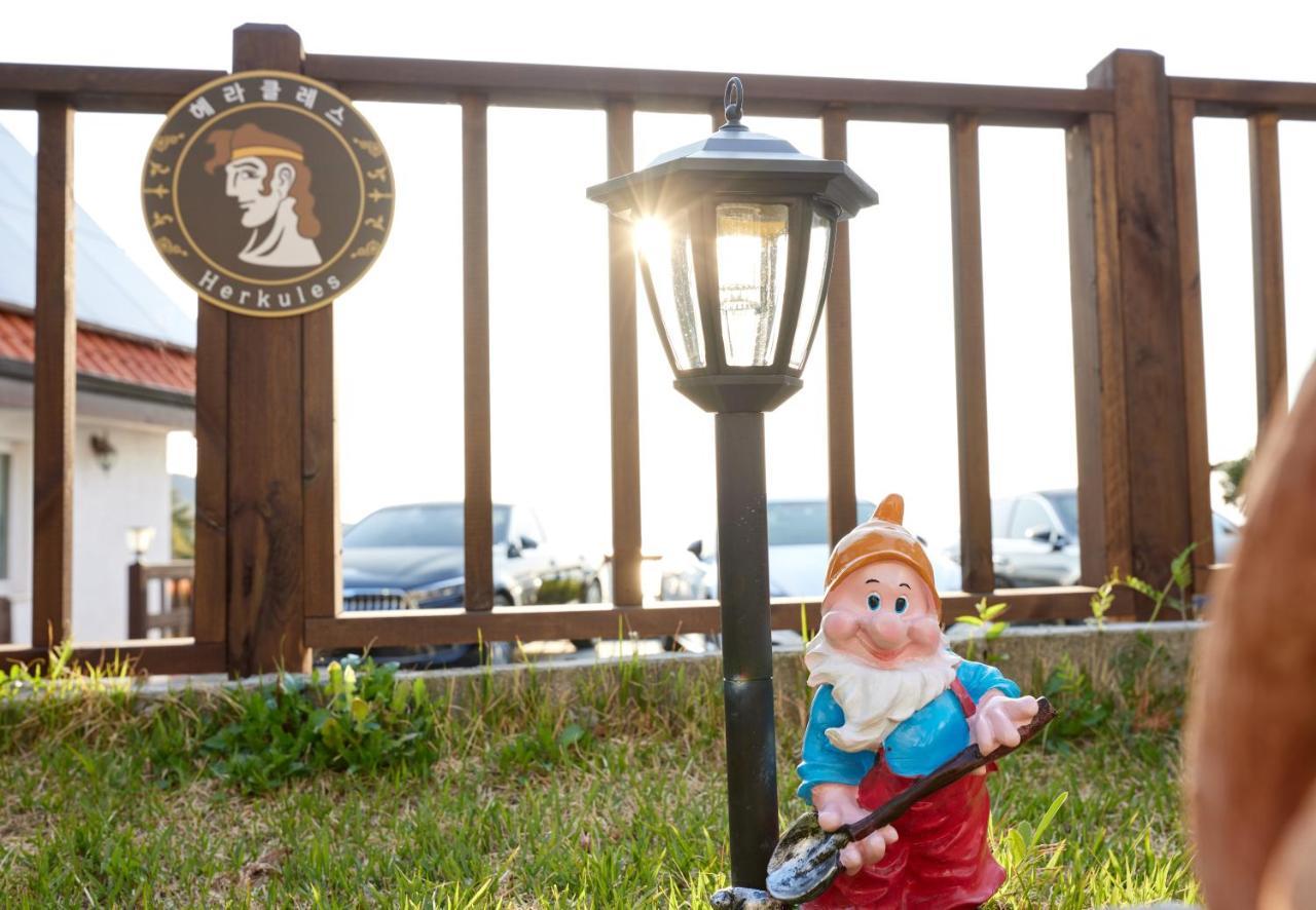 Herkules Namhae German Village Eksteriør billede